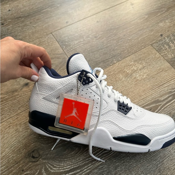 Jordan 4 Retro Colombia (2015) - Picture 6 of 9